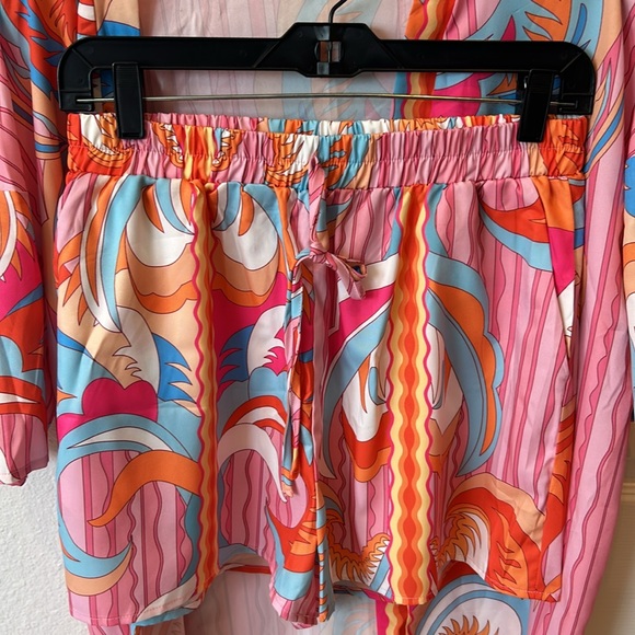 2 Piece Set - Picture 2 of 3